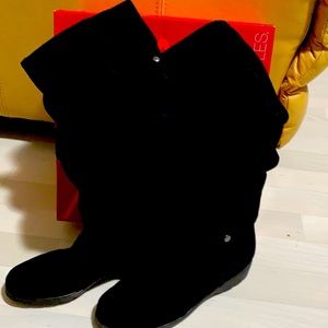 Ladies black suede slouch style boots